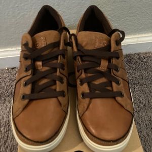 Boys UGG Sneakers 🤎